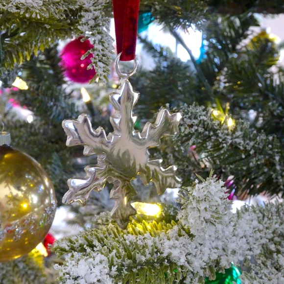 Shiny Silver Metal Snowflake Christmas Xmas Red Velvet Ribbon Holiday Ornament - Picture 8 of 9